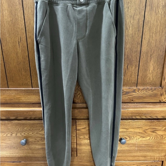 Abercrombie & Fitch Olive Green Jogger Pants - Picture 3 of 8